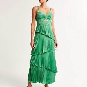 Abercrombie & Fitch Giselle Green Pleated Tiered Maxi Dress (NWT) - Medium